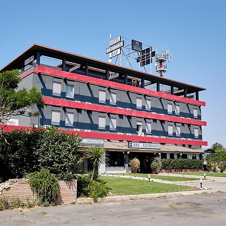 Hotel Ospite Inatteso Montalto di Castro Exterior photo